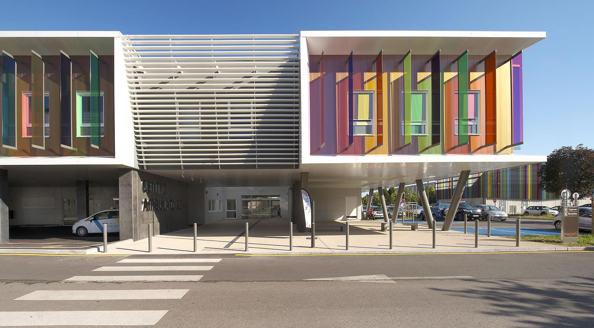 Plateau ambulatoire et dialyse au CH de Mâcon, vue sur l'entrée