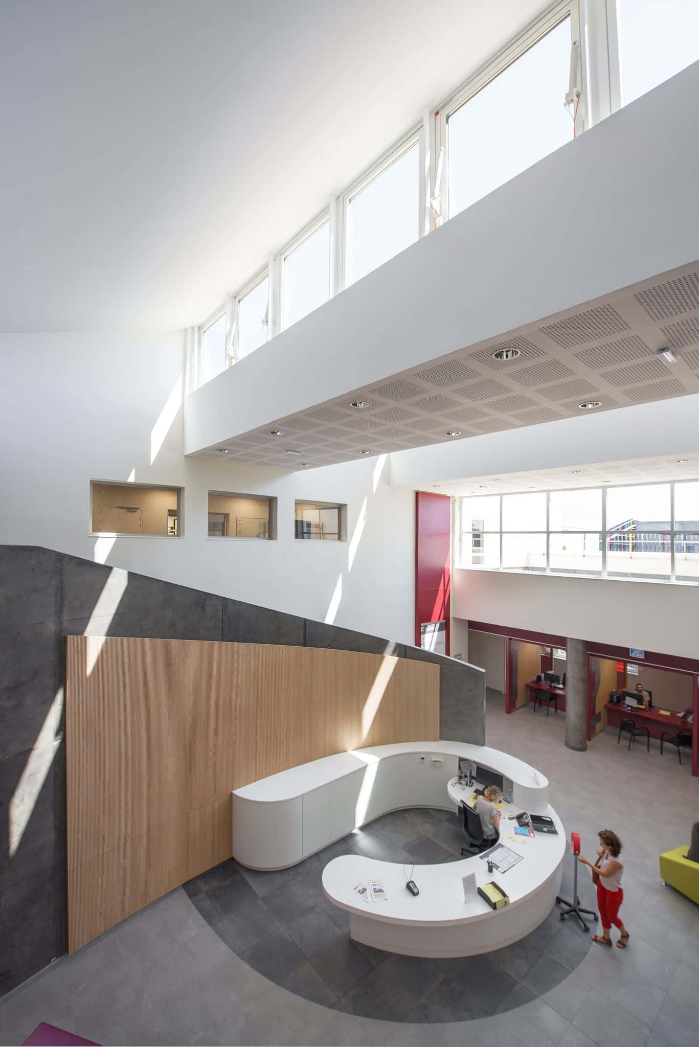 Plateau ambulatoire et dialyse au CH de Mâcon, vue sur le hall