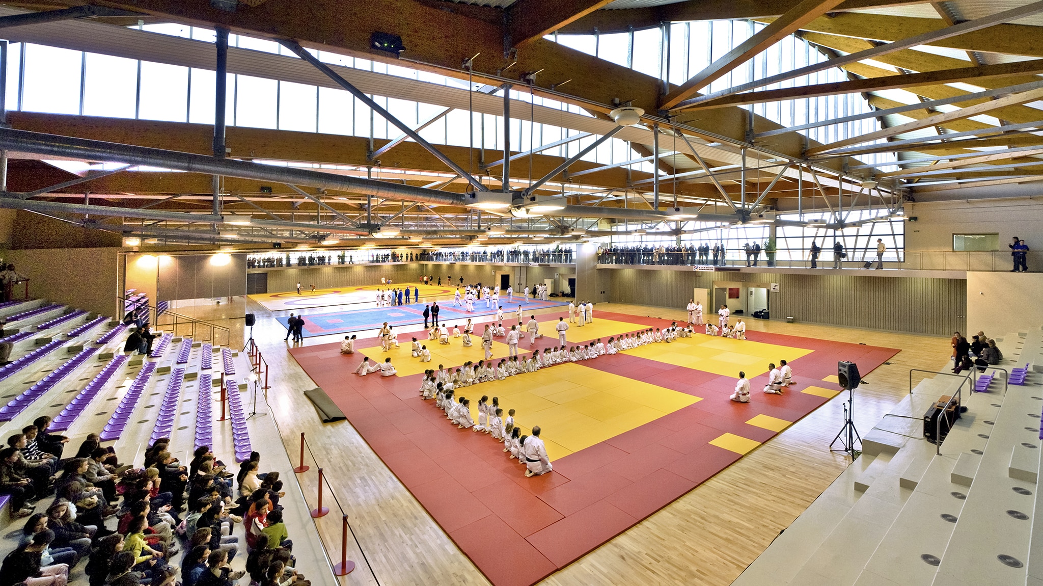 Centre d'arts martiaux, de lutte et de tennis de table à Ceyrat, inauguration