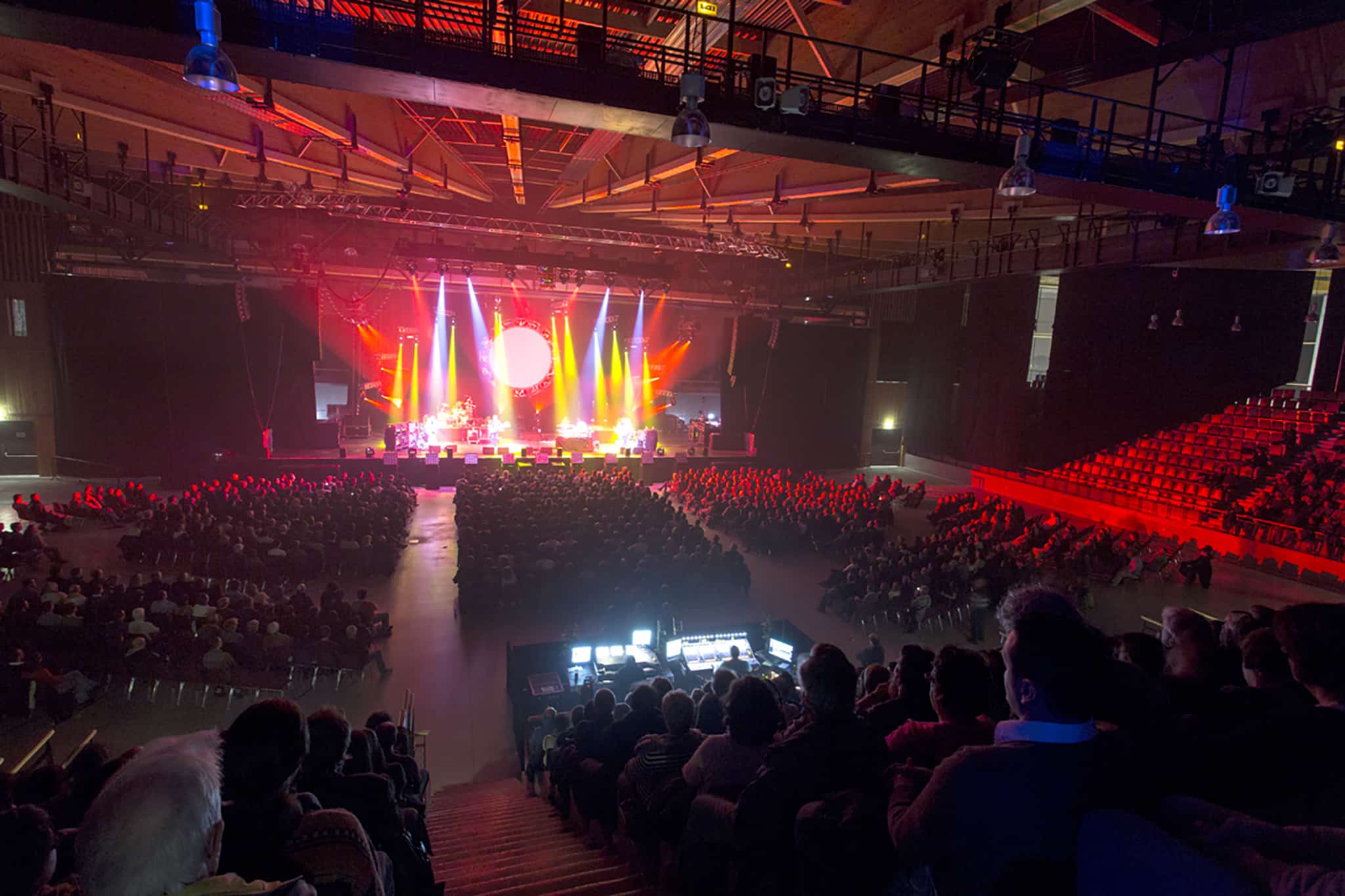 L'acclameur, salle de sport et de spectacle, à Niort, vue de la salle de spectacle