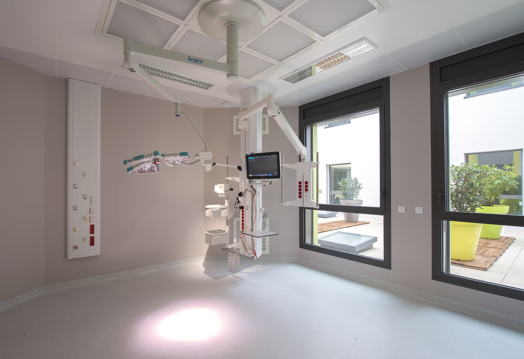 Réanimation néonatale et néonatalogie, site Bretonneau CHRU de Tours, chambre réanimation néonatale