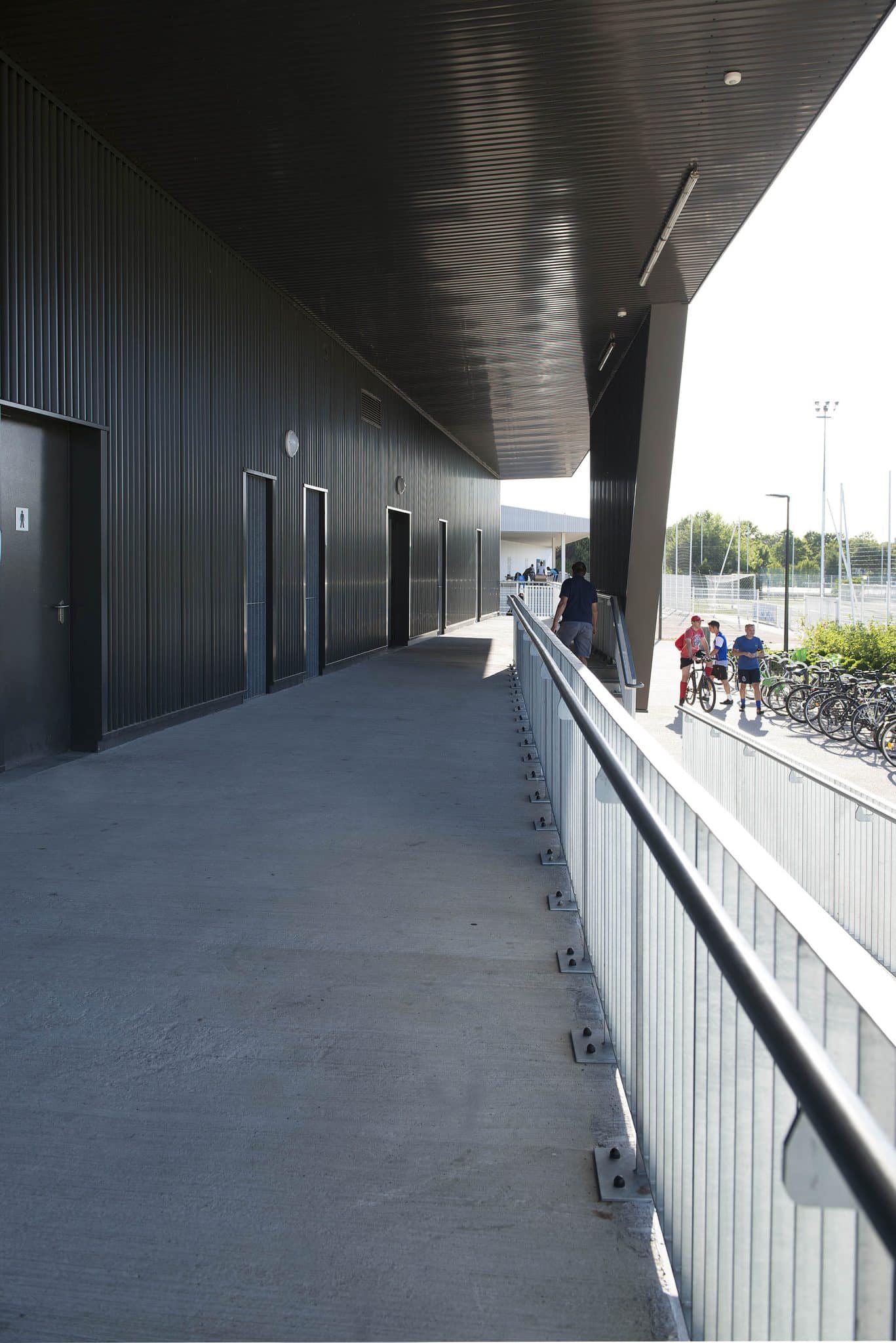 île des sports à Strasbourg, vue sur le bâtiment vestiaire