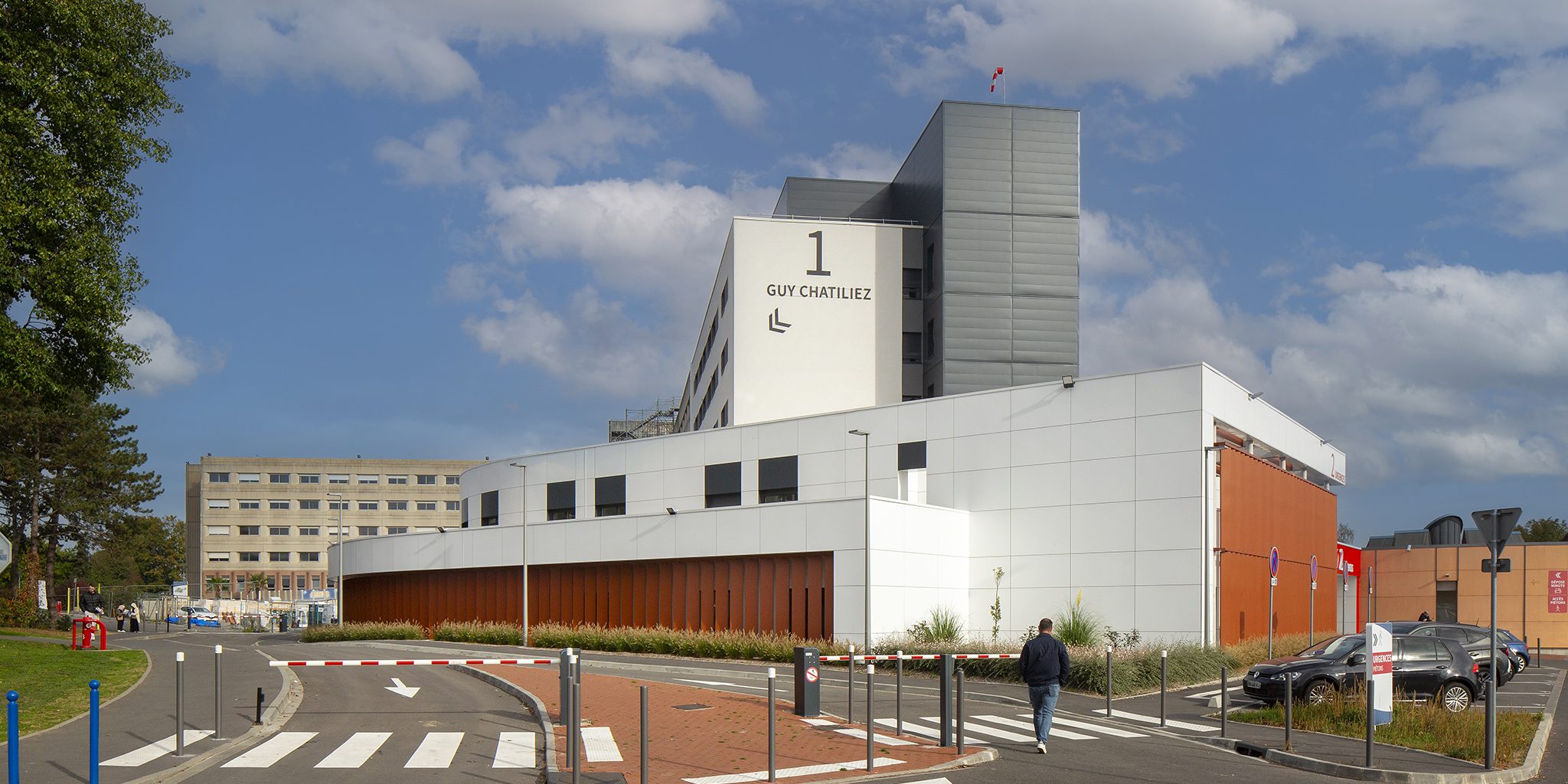 hôpital de Tourcoing, extension et restructuration de l'aile B et C, vue de l'entrée