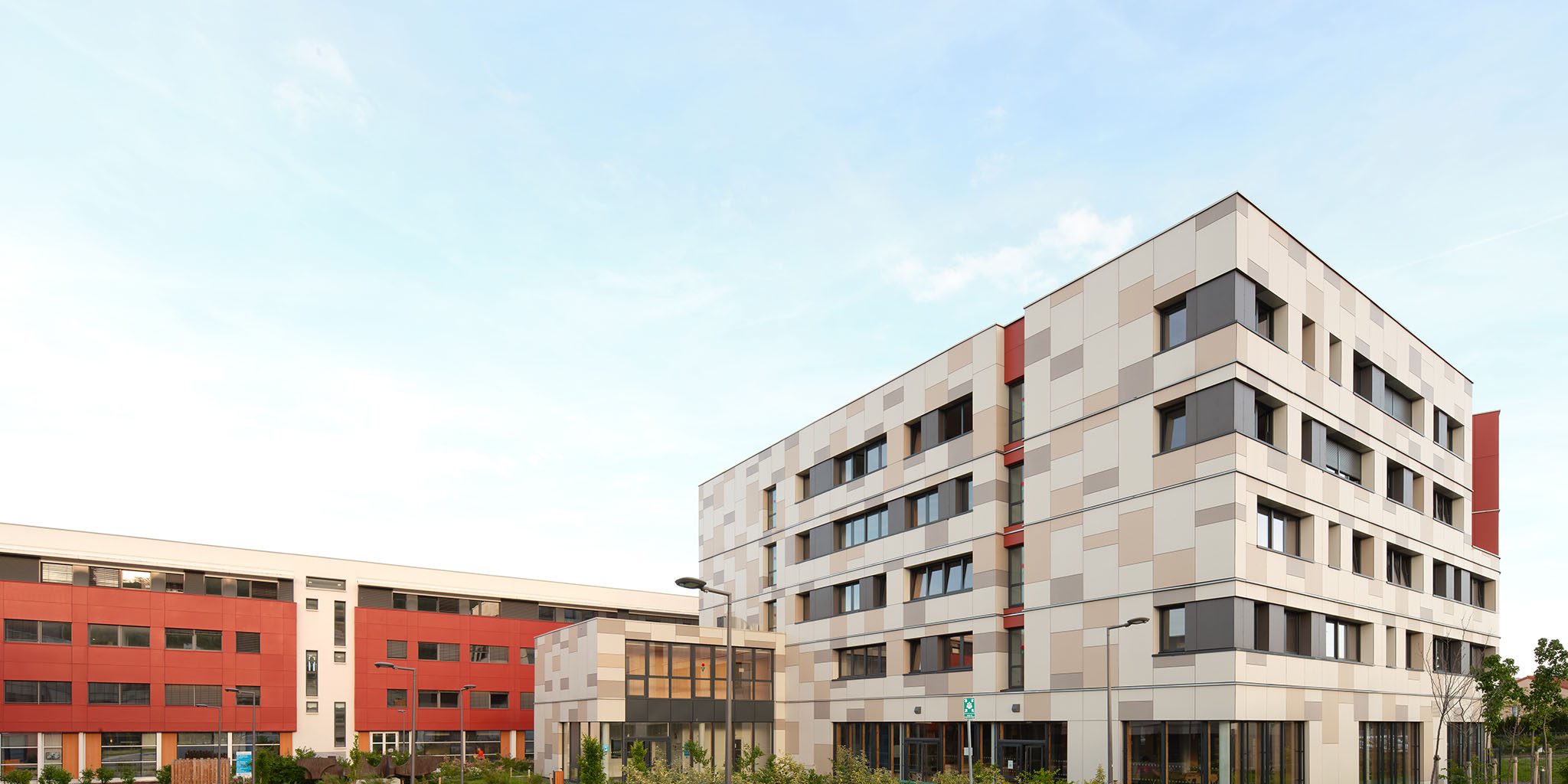 Sylvain Jouve - CRR Architecture- Reconstruction extension du lycée Ambroise Brugière à Clermont-Ferrand, vue sur la cours