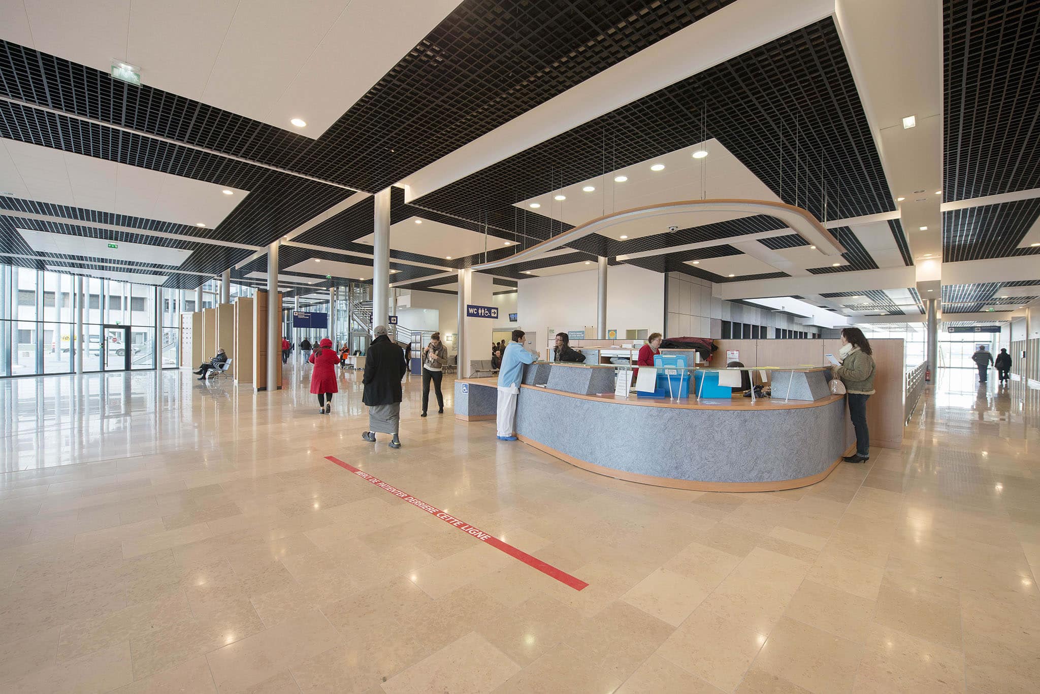 Hôpital Jean Minjoz à Besançon, Accueil