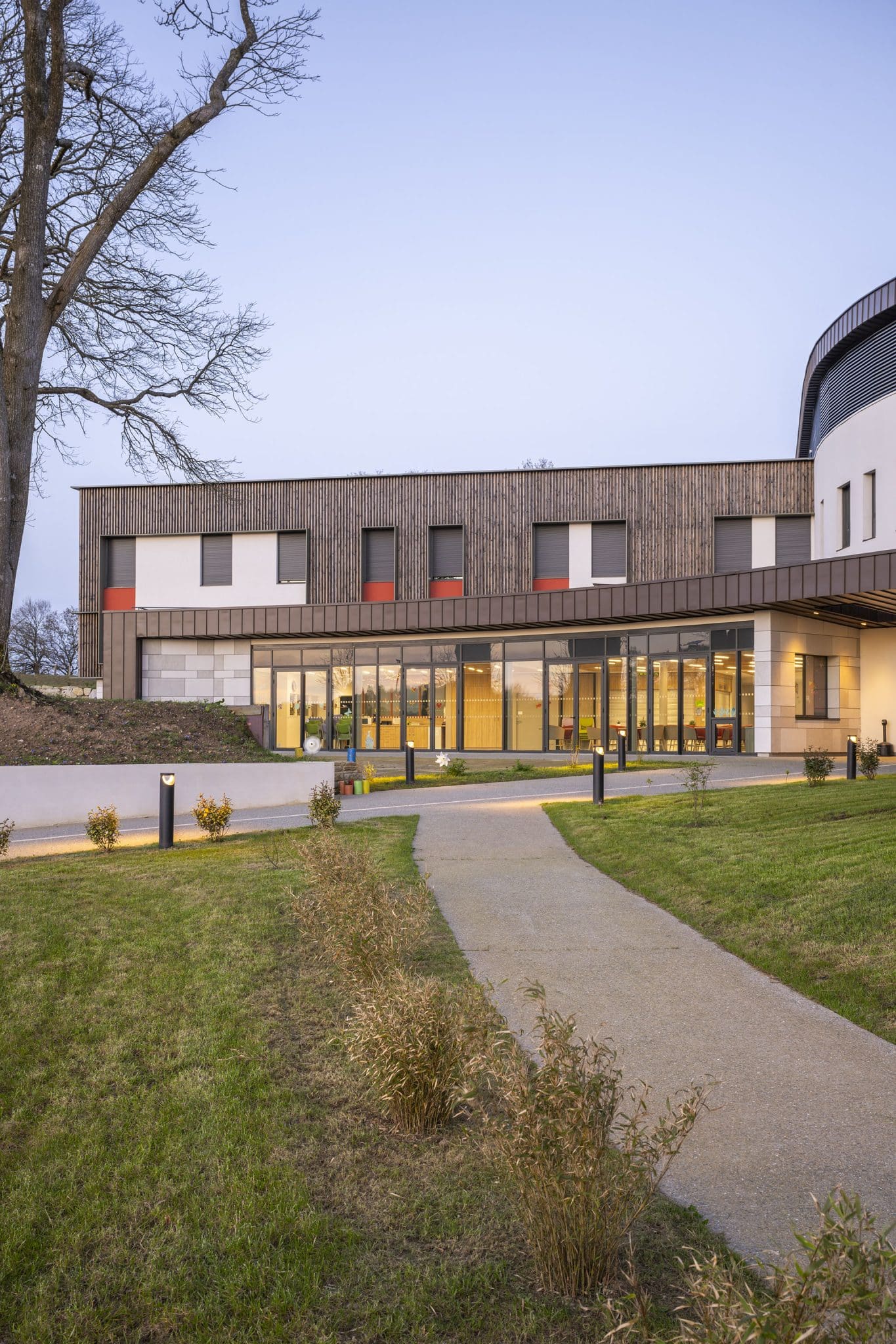Hôpital Alfred Brard à Guémené sur Scorff, vue du Hall depuis l'extérieur