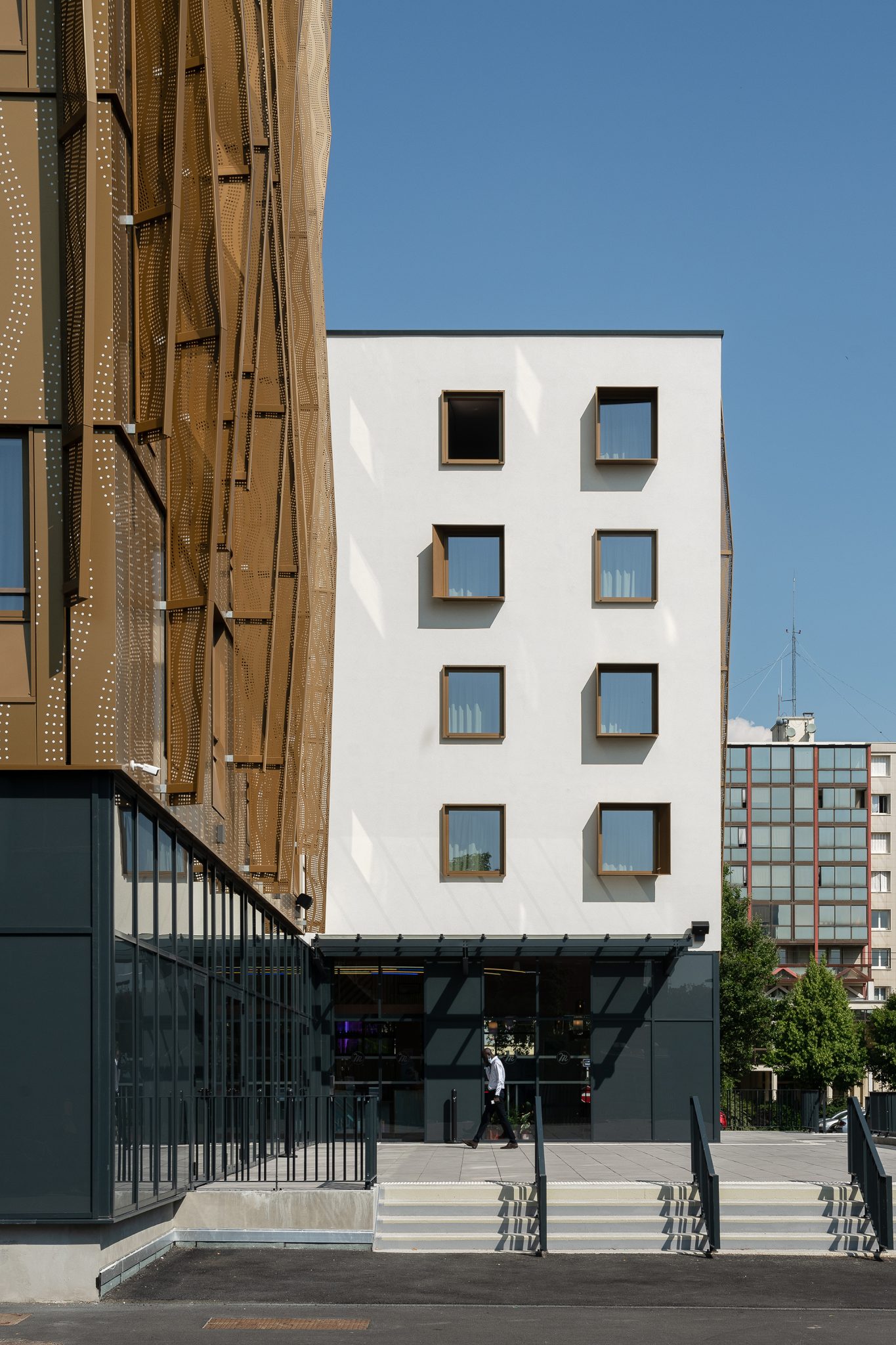 Construction de logements sociaux, de logements en accession et d'un hôtel, îlot Bouillet, à Clermont-Ferrand, vue du parvis