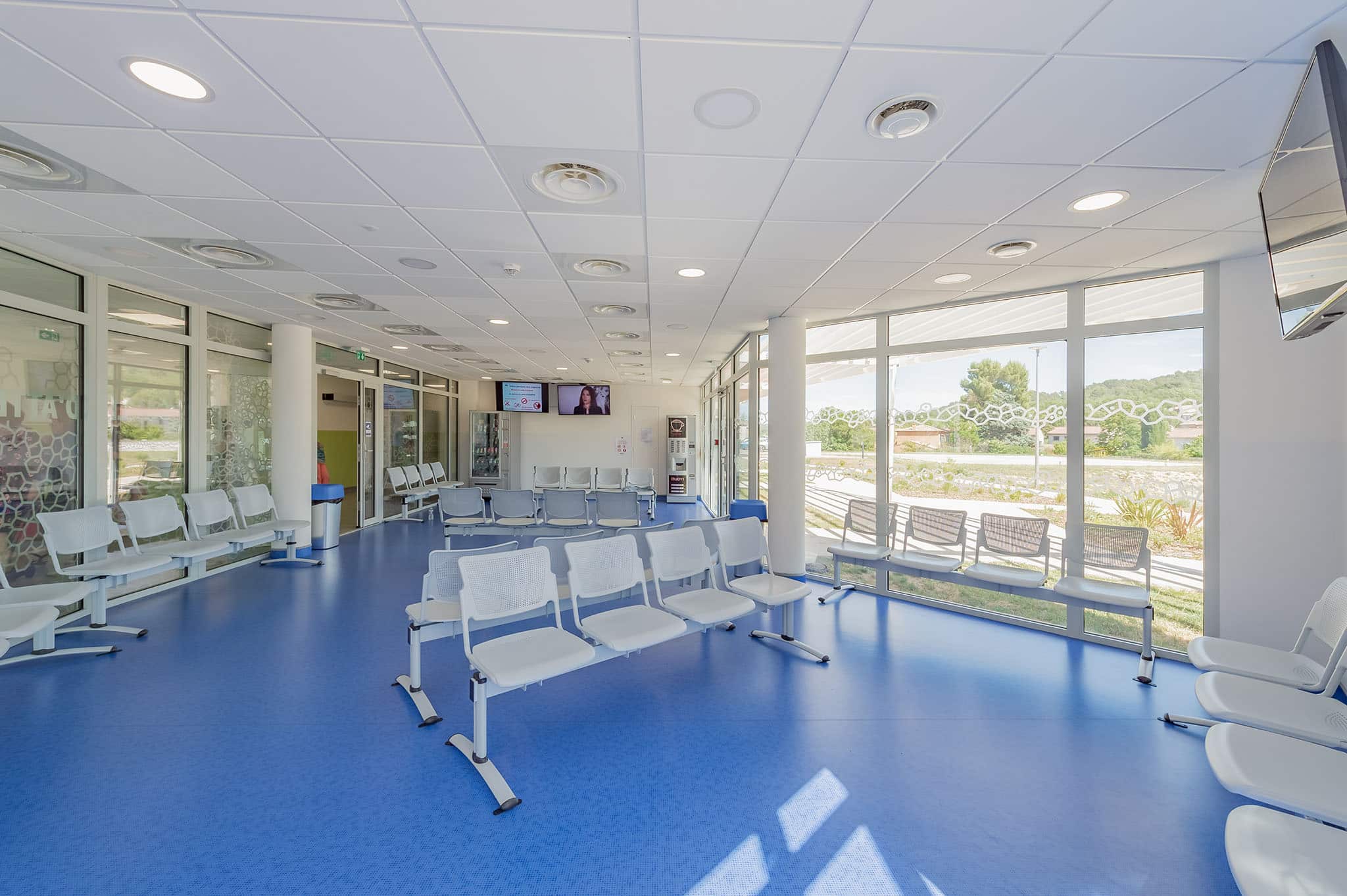Urgences du Centre Hospitalier Jean Marcel de Brignoles, vue sur l'attente