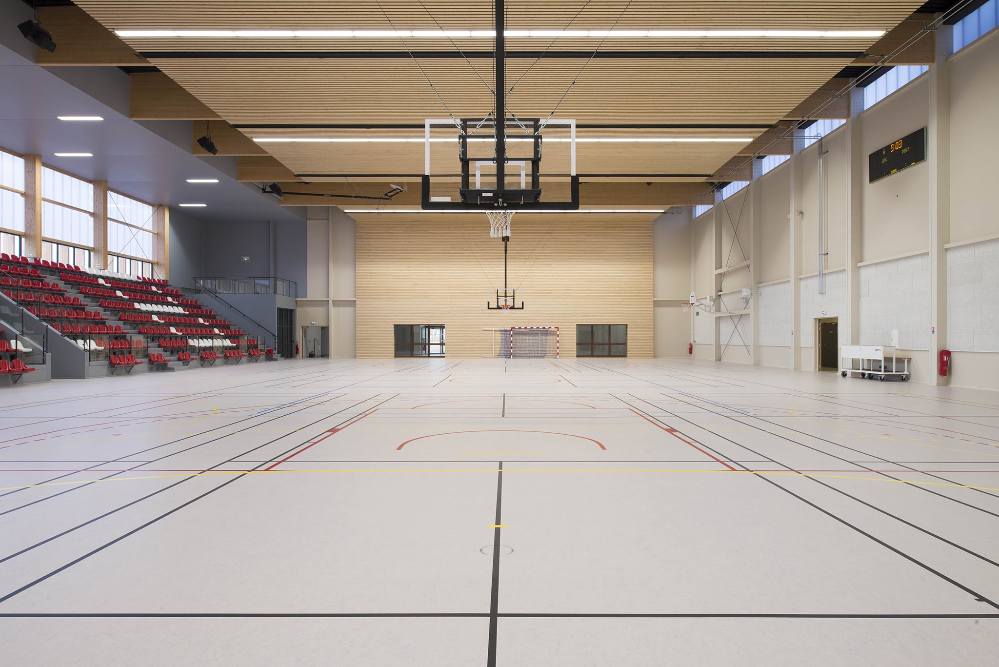 Halle de Beaucouze, vue sur la salle multisports