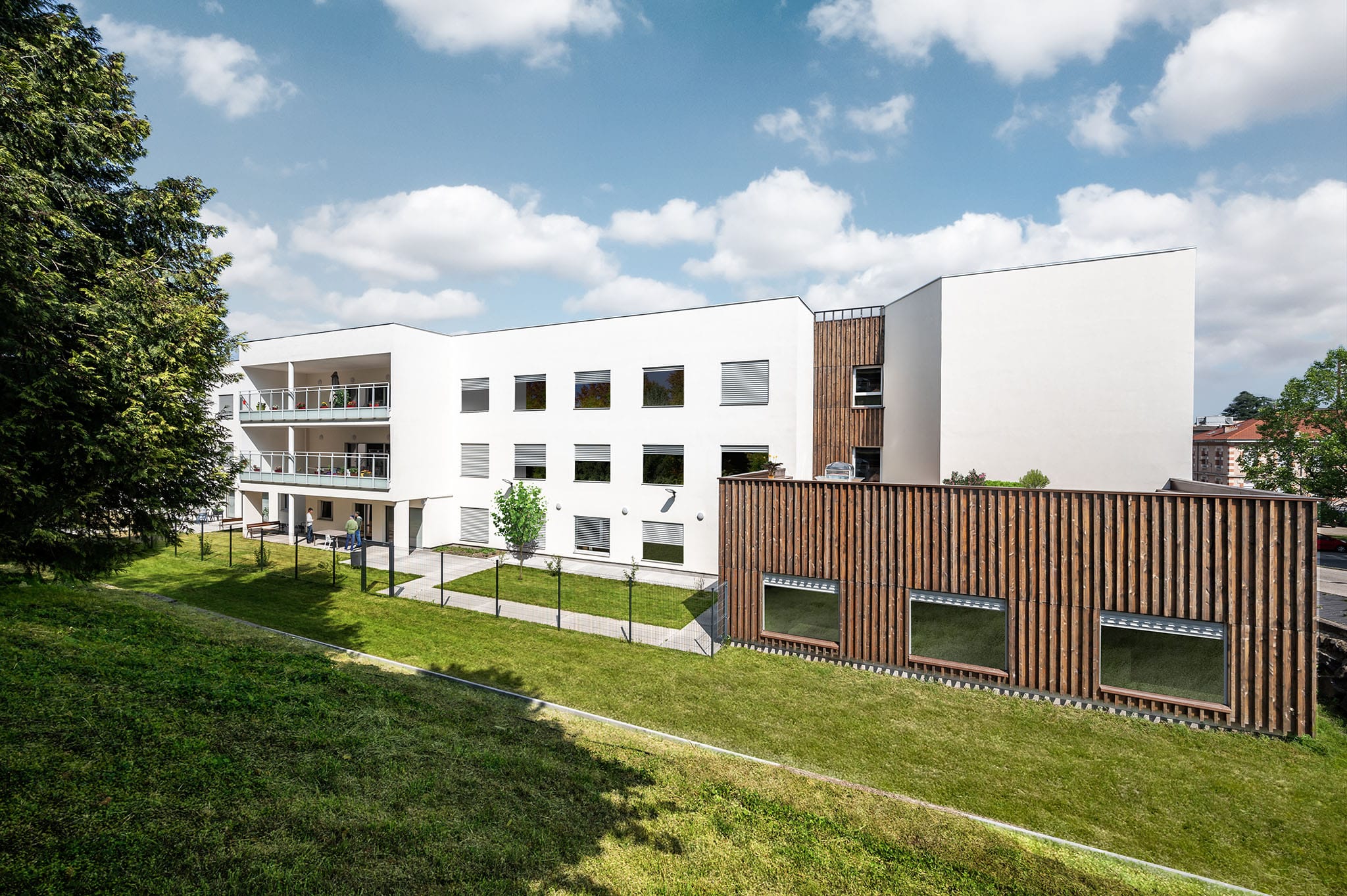 USLD à Saint-Etienne, vue sur la façade côté jardins