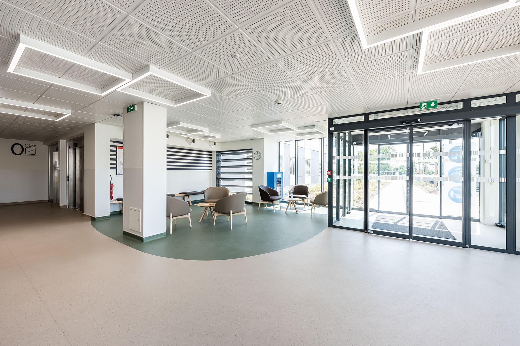 Pôle de consultation à Villefranche-sur-Saône, vue sur le hall