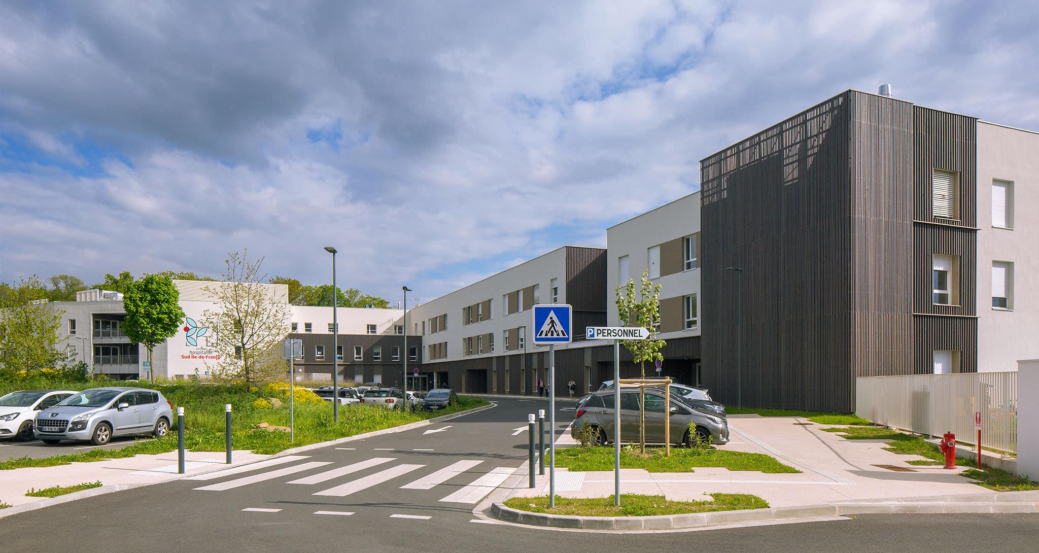 Construction de l'hôpital Melun-Sénart à Melun, vue sur l'entrée