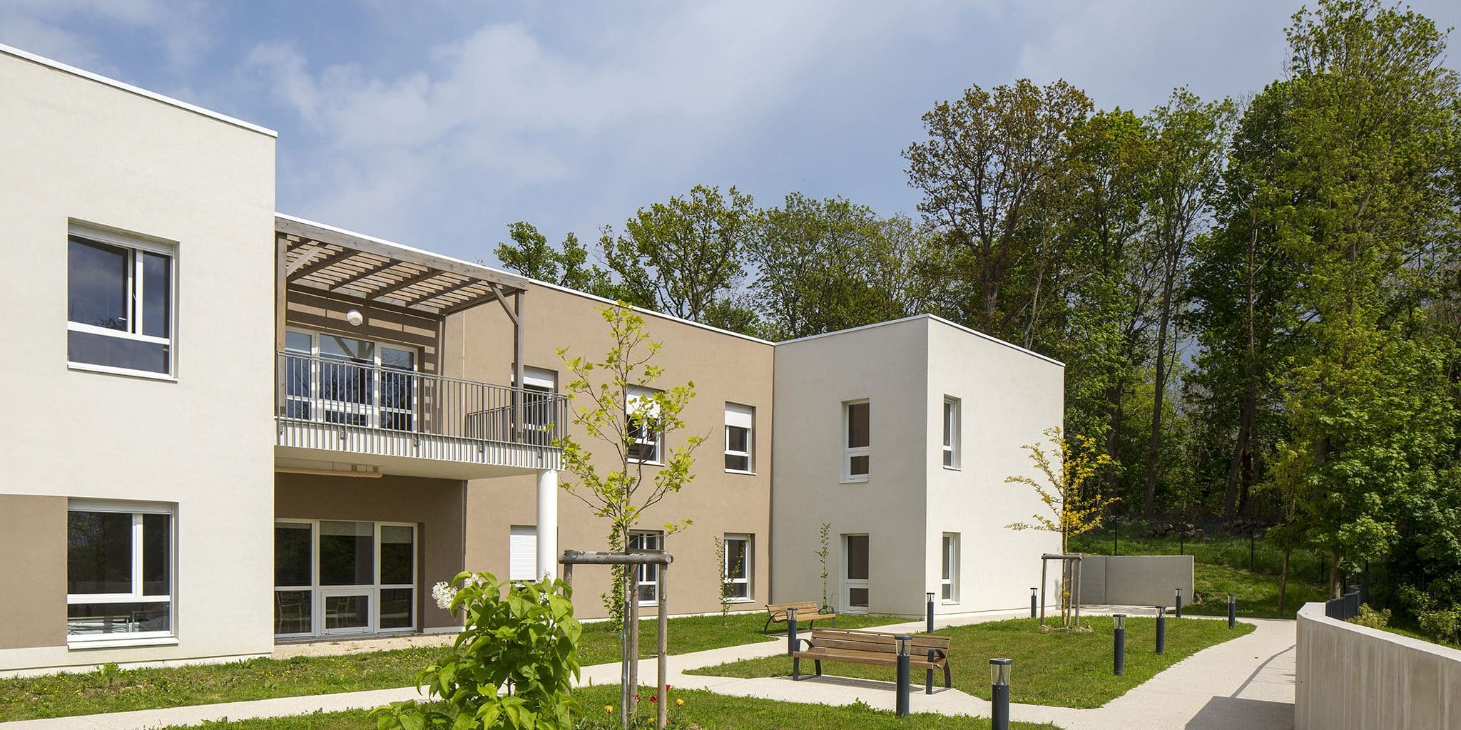 Construction de l'hôpital Melun-Sénart à Melun, vue sur un jardin