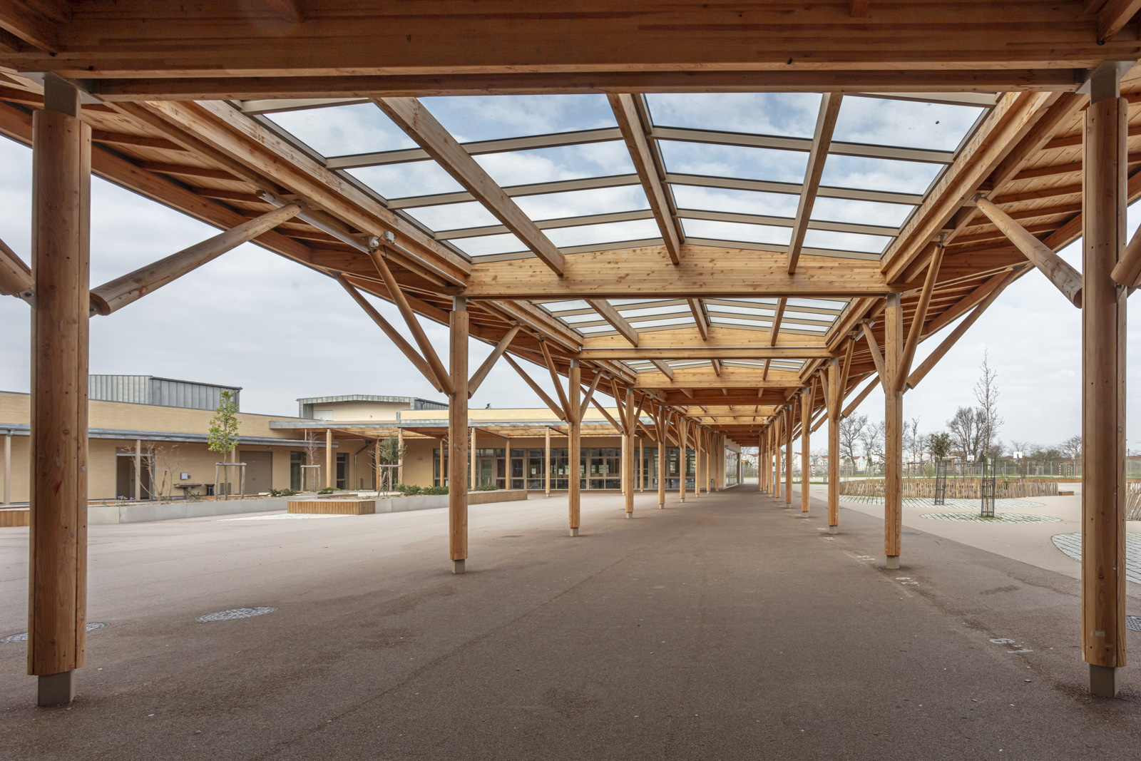 Les Yeux carrés-CRR-collège à toulouse Paleficat, vue sur la cours