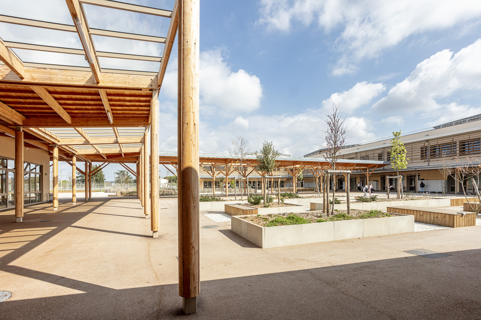 Les Yeux carrés-CRR-collège à toulouse Paleficat, vue sur la cours