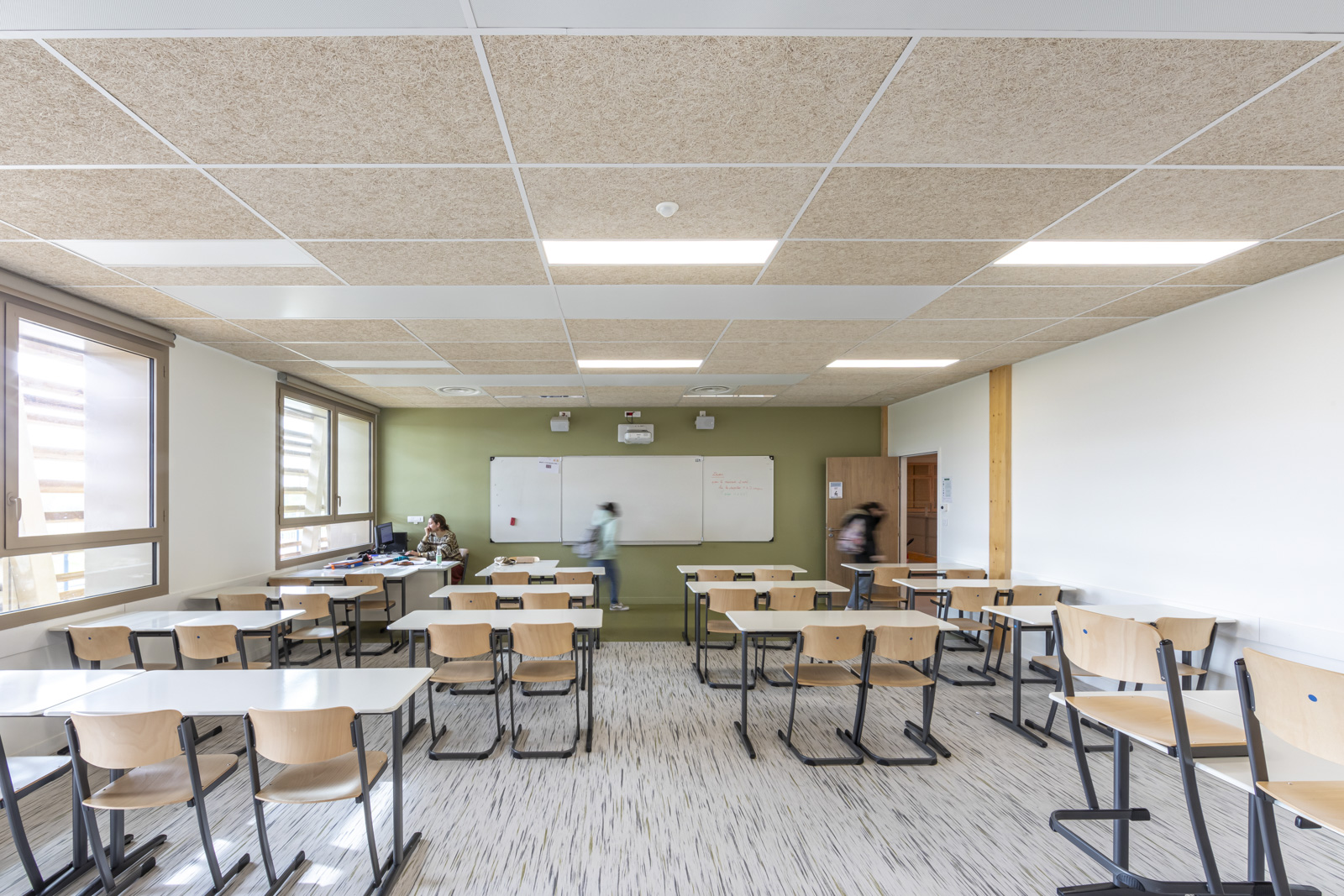 Les Yeux carrés-CRR-collège à toulouse Paleficat, vue d'une salle de classe