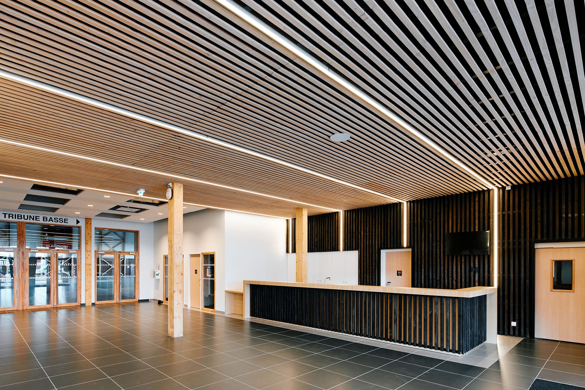 Complexe sportif Edith Tavert à Clermont-Ferrand, vue du Hall