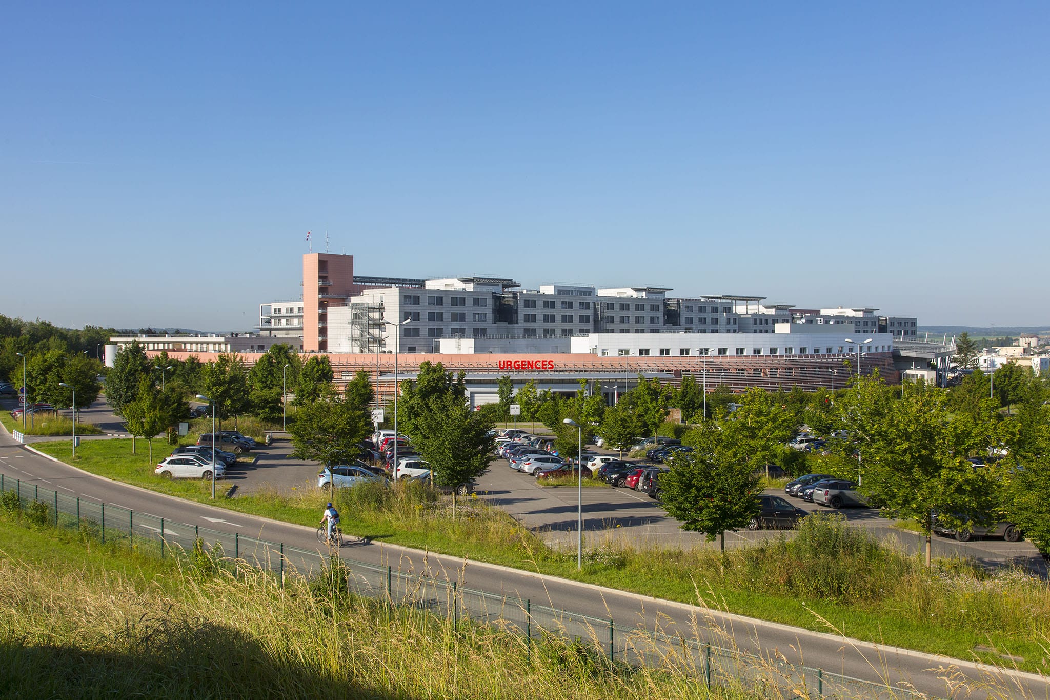 Extension des soins critiques et de la radiothérapie au CHU d'Amiens Picardie, vue sur les urgences