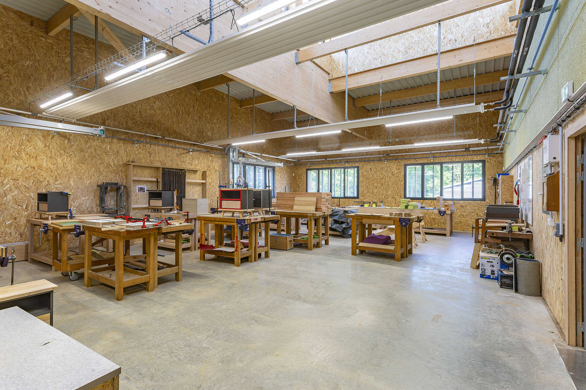 Atelier de la Halle des métiers au lycée Eugène Freyssinet à Saint-Brieuc, CRR Architecture