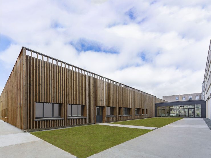Galerie de la Halle des métiers au lycée Eugène Freyssinet à Saint-Brieuc, CRR Architecture